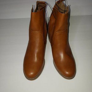 Mossimo Supply Co. Womens Boots Brand New with Label Size 11 HEELED ANKLE BOOTS